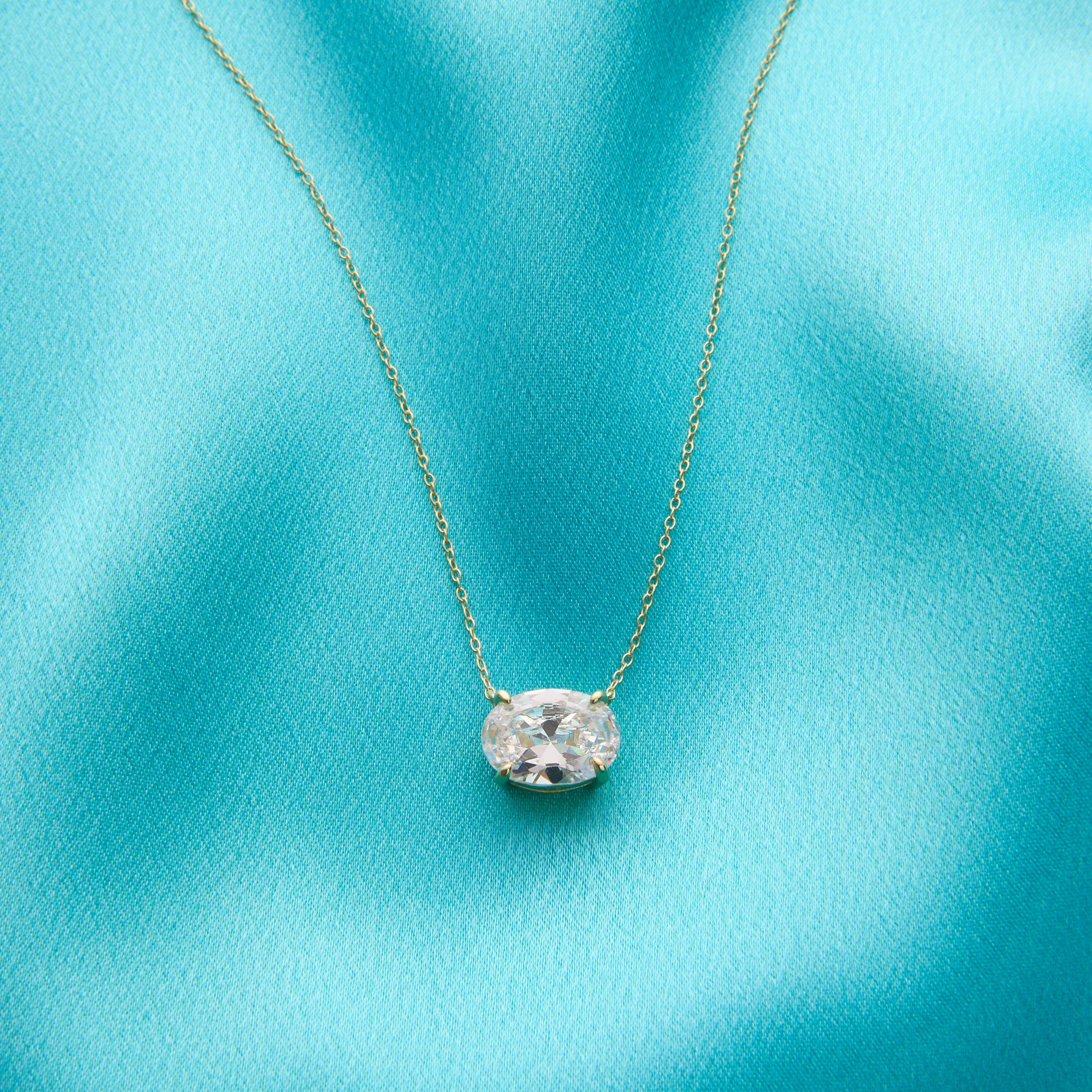 The Dolly Necklace in Gold - A Starlette Best Seller!