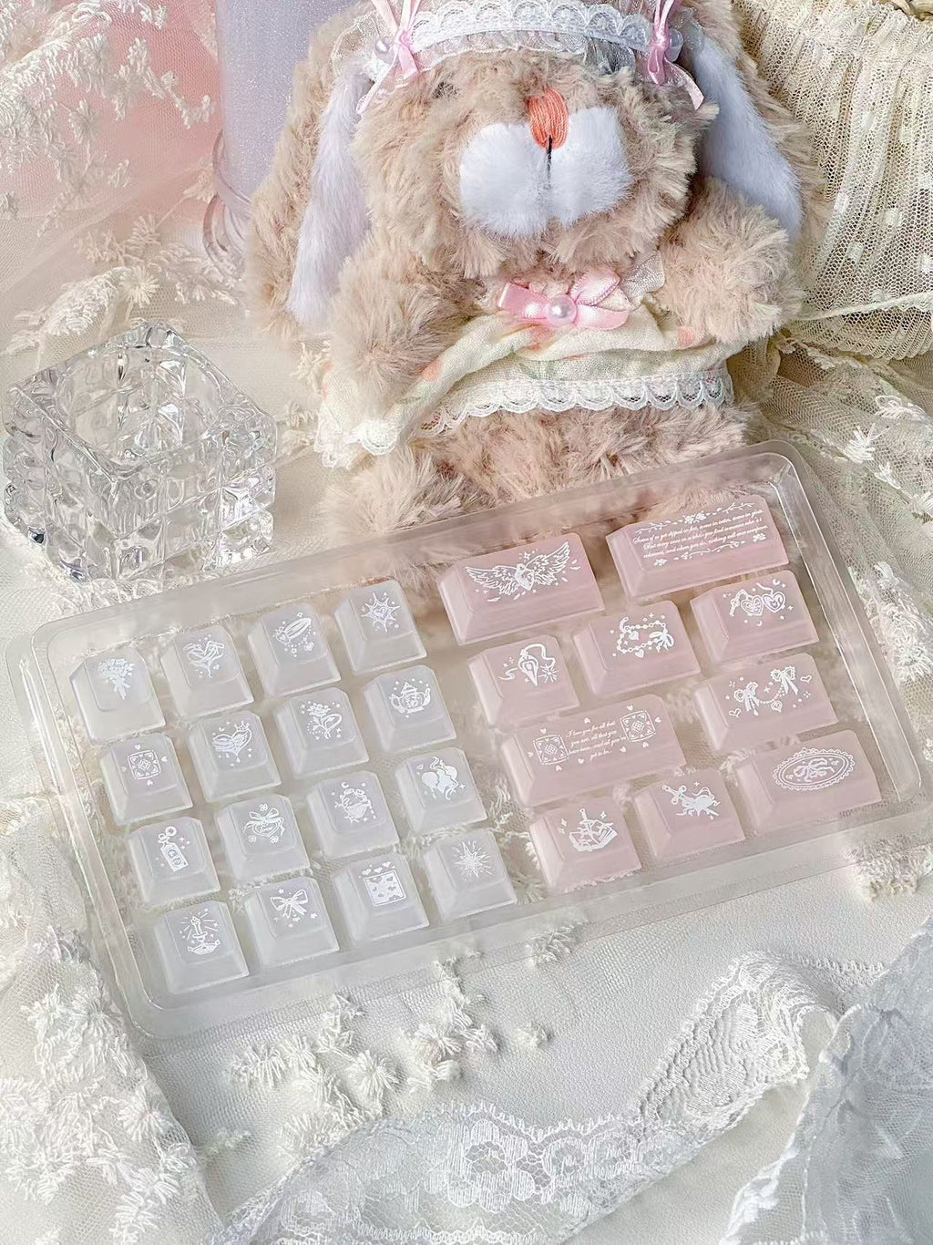 Huajian Zhi Yue Keycaps Transparent And Translucent Keycap Production