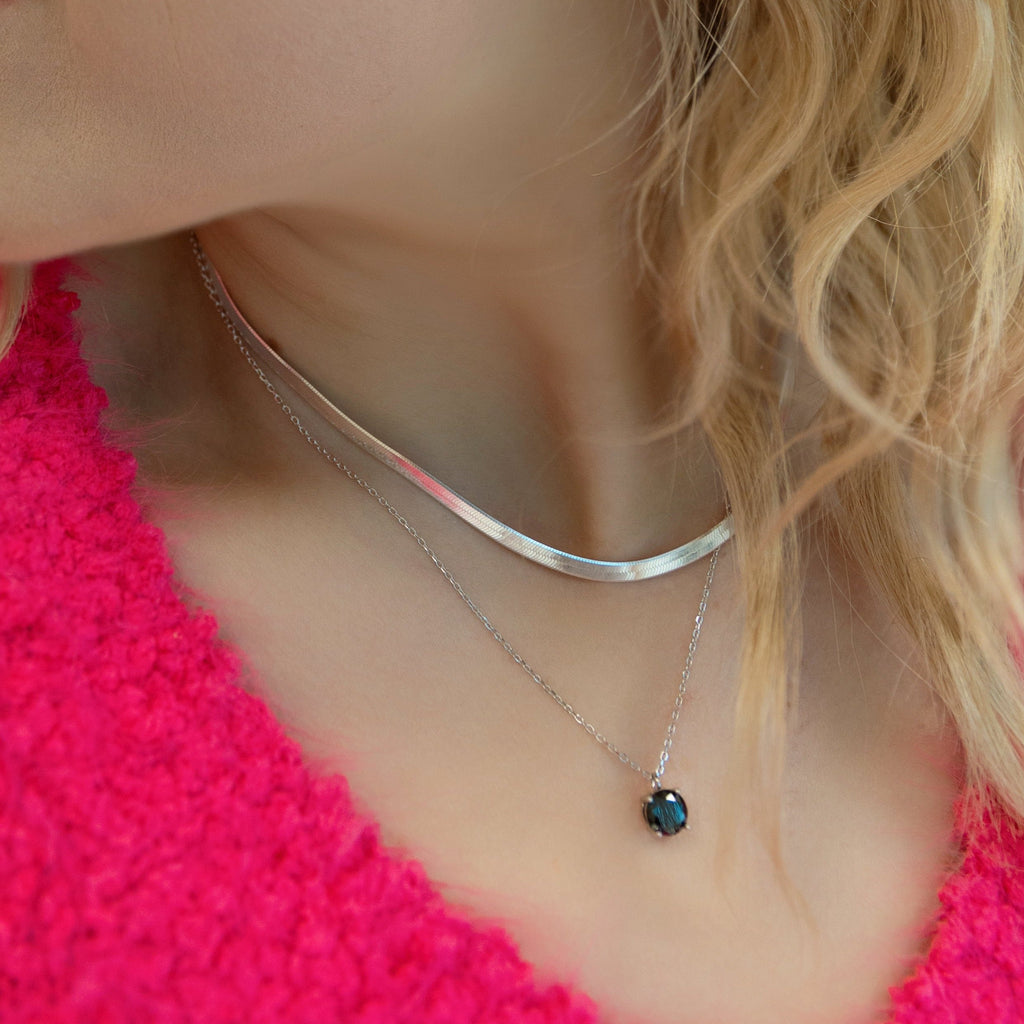 Black Brilliant Round Necklace - A Wardrobe Staple