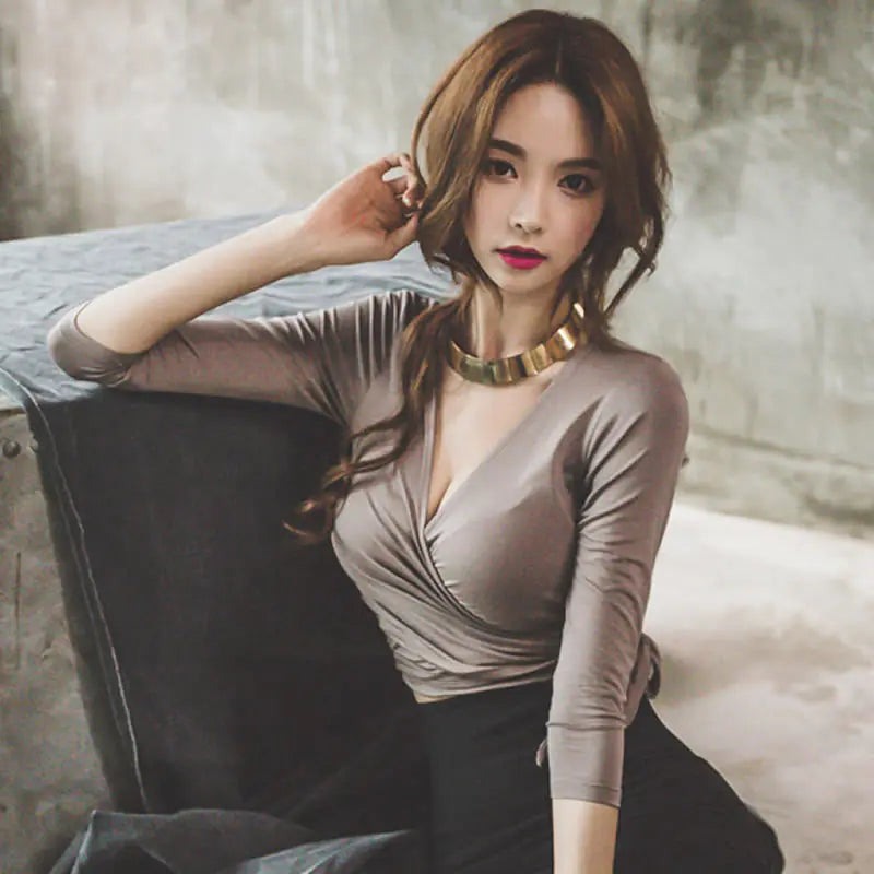 New V-Neck Long Sleeve Slim-Fit Top for Fall/Spring