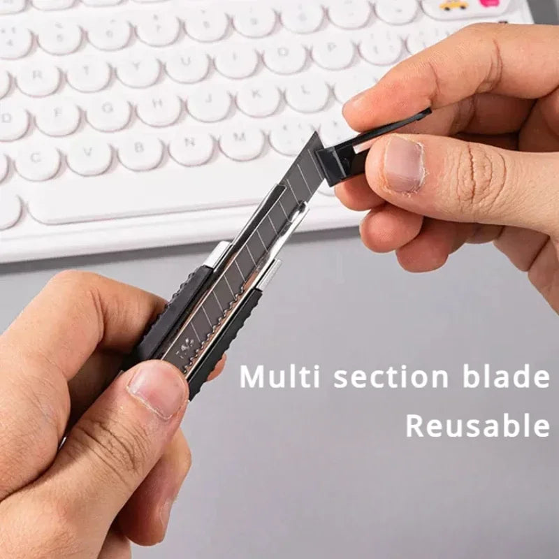 Deli 10/50pcs/box Knife Blade 18mm Width SK5 Metal Blades for Home School Suplies Art Craft Paper Box Cutting Utility Knife Tool