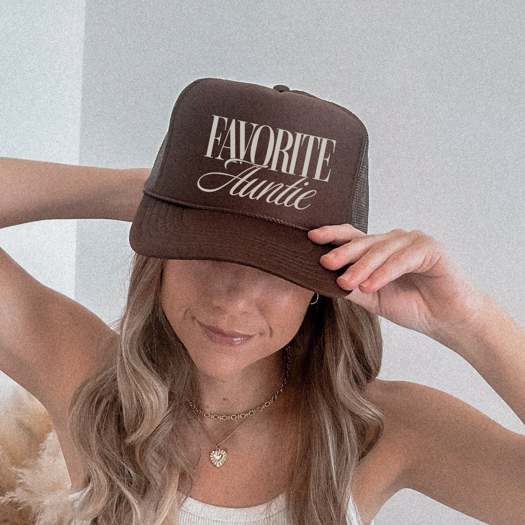 Favorite Auntie Trucker Hat – Trendy Gift for Aunts