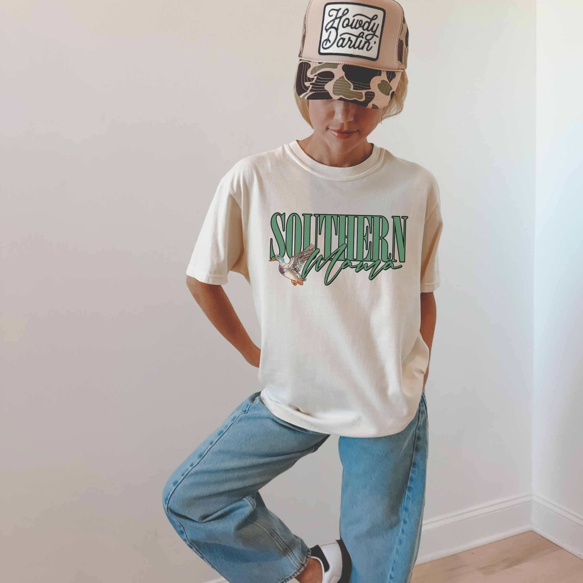 Southern Mama Tee – Duck Graphic Outdoorsy T-Shirt