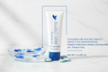 Product description Forever’s renewing skin crème promotes the appearance of younger-looking skin by helping skin retain its natural moisture and restore its resilience.