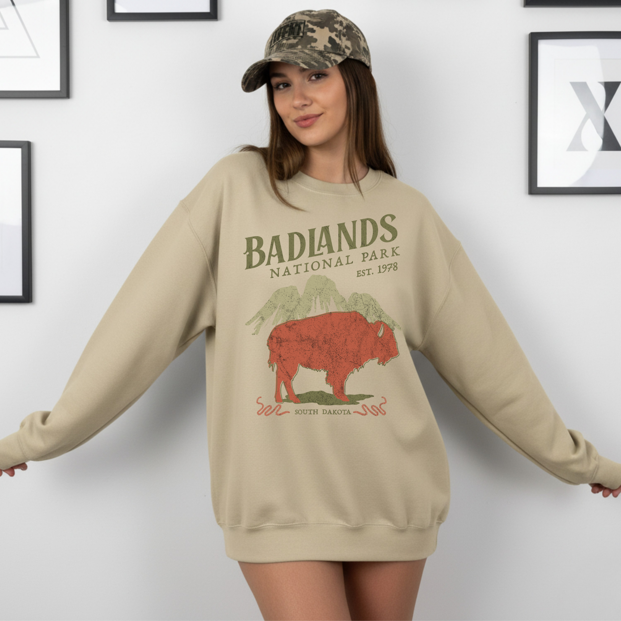 Badlands National Park Graphic Sweatshirt – Vintage Buffalo South Dakota Crewneck